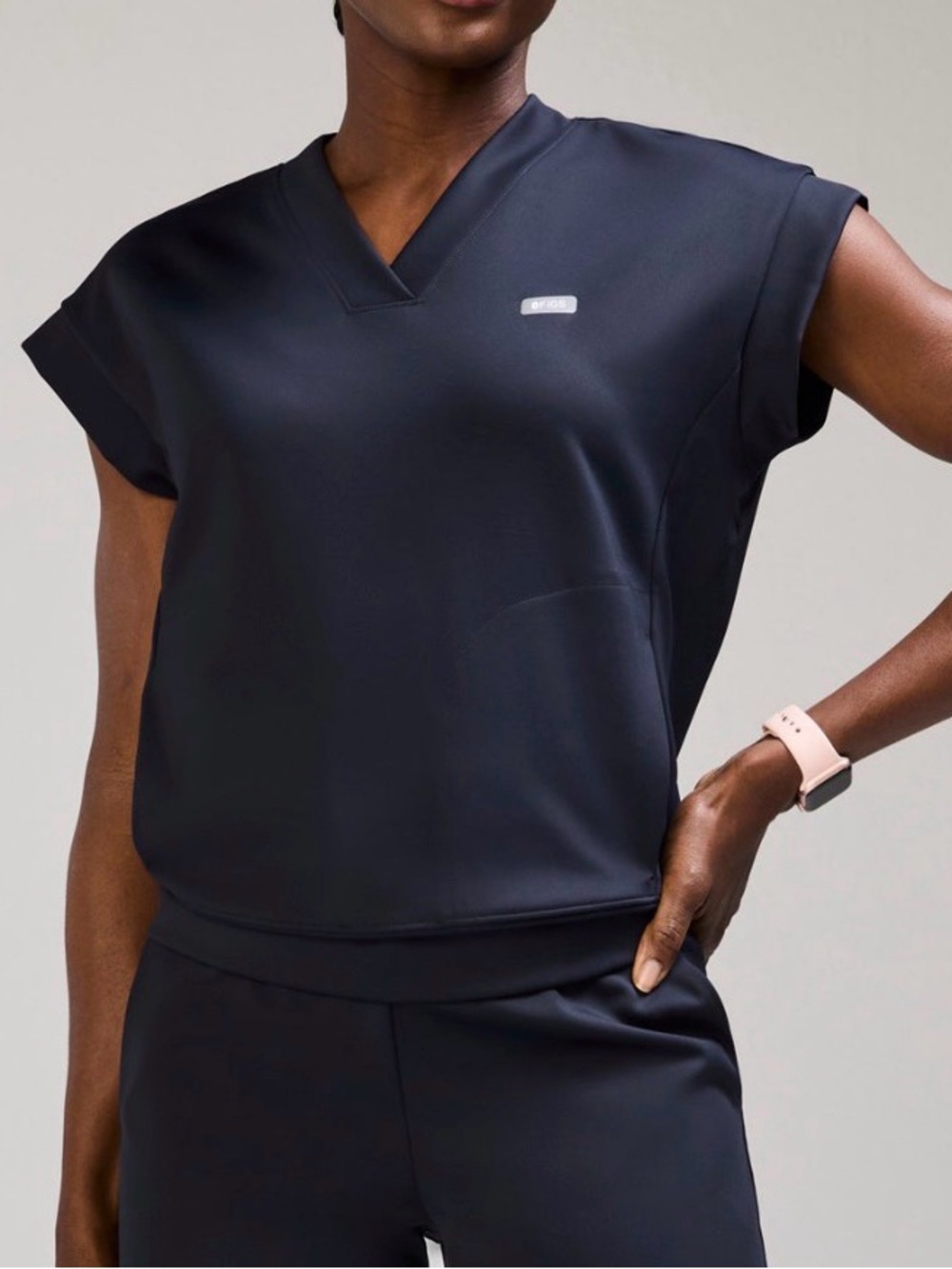 FIGS Women’s scrub sets - Picture 5 of 6